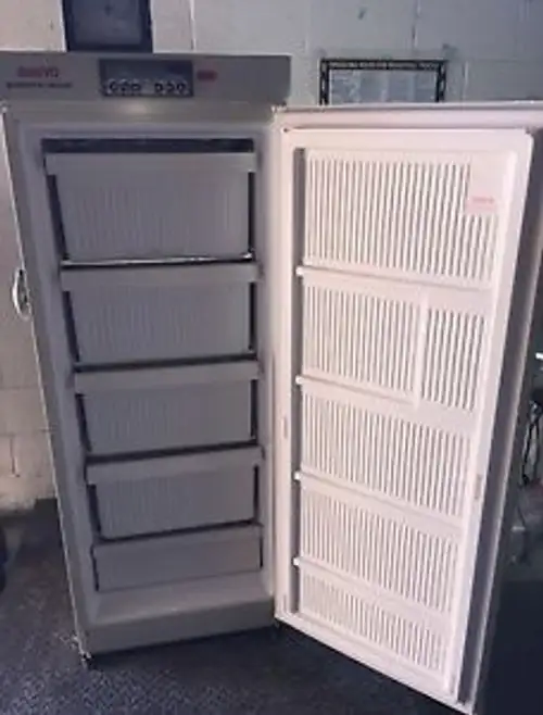 SANYO BIOMEDICAL ZER MDF-U333 274 LITER CAPACITY MADE IN JAPAN