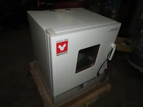 Yamato DVS-602C Constant Temperature Drying Oven DVS602C w/ Cosmetic Damage
