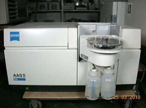 Espectrómetro de absorción atómica Carl Zeiss AAS5-EA