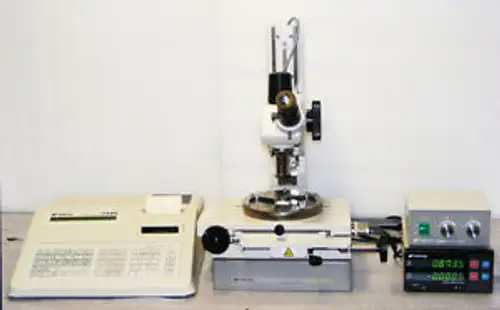 TOPCON TMM-100D MEASURING MICROSCOPE