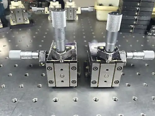 Pair Quater Research Xyz 500-Mlm Micropositioner Stage 1/2 Micrometers Lh + Rh