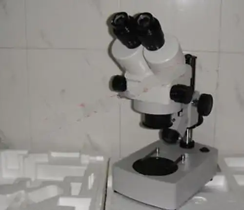 New Xtl-2400 Continuous Zoom Stereo Microscope