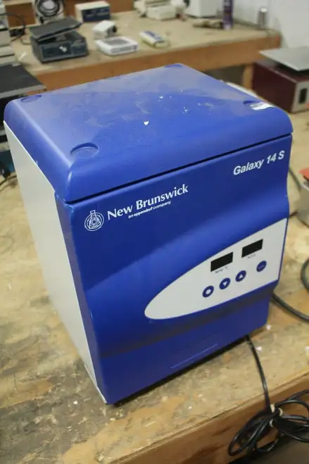 NEW BRUNSWICK MODEL CO14-110 GALAXY 14S INCUBATOR