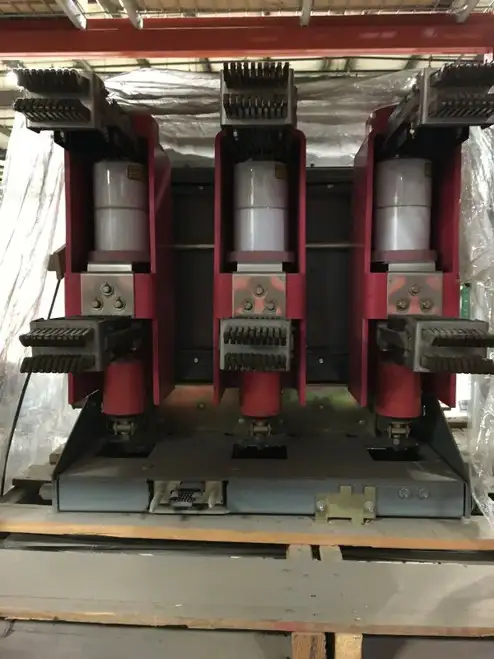 Square-D VACARC High Voltage Vacuum Circuit Breaker CAT# V3D72-33Y000 2000A