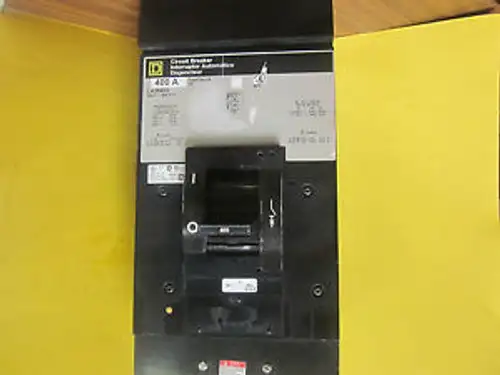 Square D 400 A. 3 Pole. Circuit Breaker La36400 Wm-02