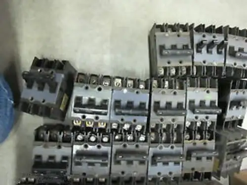 Sqd Mh-330 30 Amp 3 Pole Circuit Breaker