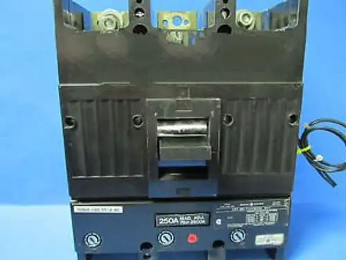 General Electric 3 Pole 250 Amp Breaker Cat No. Tjj436250 W/ Shunt .... Wc-86