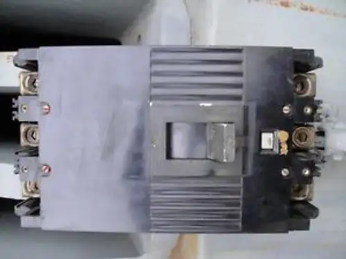 G.E. Circuit Breakers 2-600 Amp 1-800 Amp 2-400 Amp 1-250 Amp