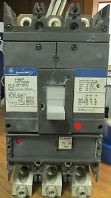 General Electric 3 Pole 400 Amp With 225 A Trip Unit Sgha36At0400 ..... Va-40