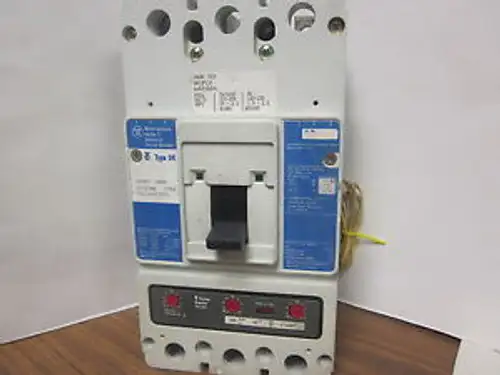 Westinghouse Type Dk 400 Amp 240 V 3 Pole Dk3400 Breaker With Shunt........Wb-12