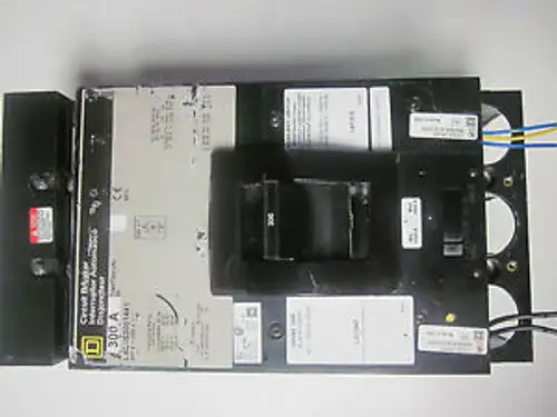 Square D 3 Pole 300 Amp Circuit Breaker Lal363001441 W/Shunt And Aux... Yd-139