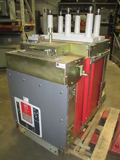 Cutler Hammer VCP-WR 1200 Amp 15kV Vacuum Circuit Breaker AM-13.8-VR-500 240V 5