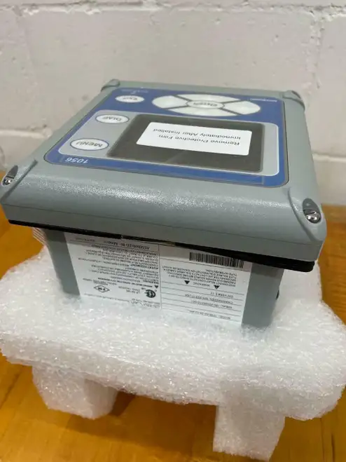 Rosemount 1056-02-24-32-AN Intelligent Analyzer -