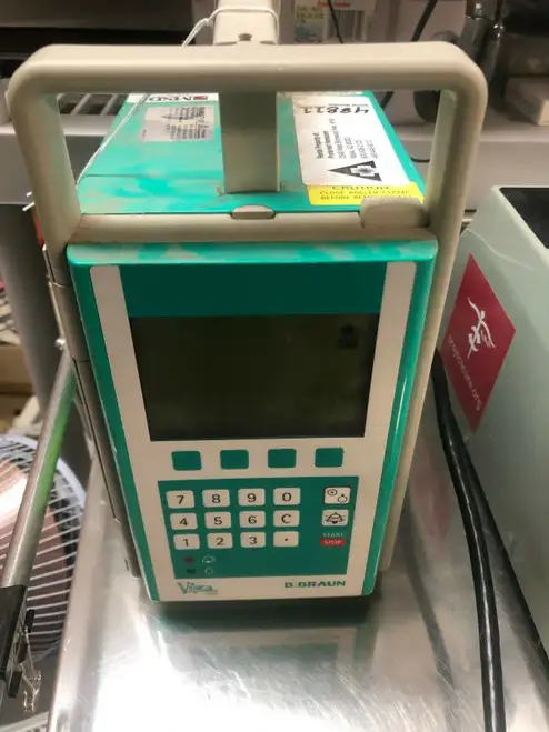B. Braun Infusion Pump Vista 637-202 - Needs Battery