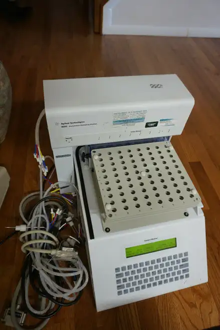 Agilent 8000 Dissolution Sampling Station 16-3640 Sampler 806 Syringe Station
