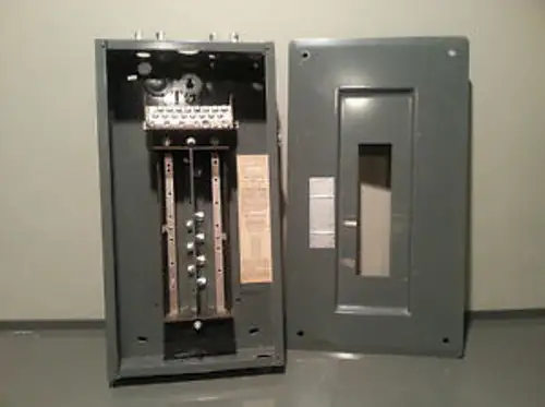 Pushmatic Electri Center Enclosed Panel Base 100 amp Issue 1213 PL-12 PL12