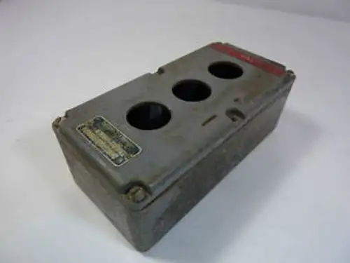 Square D 9001-Ty3-W269-M3 Enclosure 3 Hole
