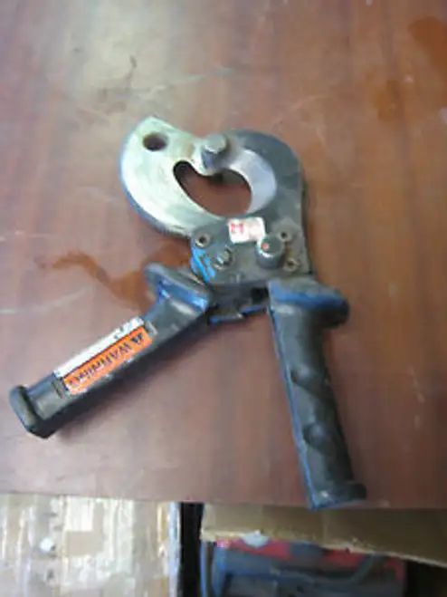 Huskie R-750P 750Mcm 1-3/4 O.D Alum Ratcheting Ratchet Cable Cutters