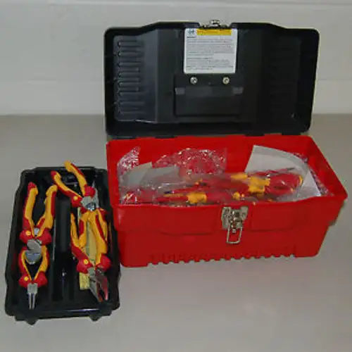 Wiha 32896 Electrician Insulated Pliers & Screwdrivers 31 Piece 1000 Volt