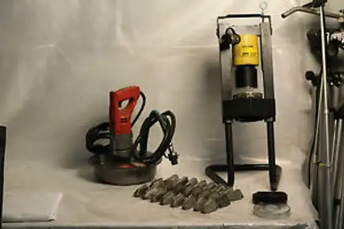 PARKER KARRYKRIMP CRIMPING PRESS MODEL 82C-080 WITH PUMP HUP-120