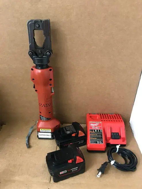 Panduit Ct-3001 6 Ton Cordless Li-Ion Hydraulic Crimping Tool