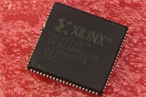 10Pcs Xc95108-10Pc84C Encapsulation:Plcc84Circular Connector No. Of
