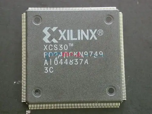 50Pcs Xcs30-3Pq240C Encapsulation:Qfpspartan And Spartan-Xl Families Field