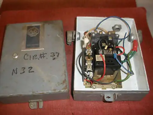 Allen-Bradley Ac Automatic Starter Size 0 Form 2 Type 1 Cat# 709-Aat