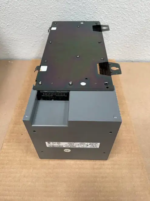 Allen Bradley 1746-A7 7 Ranura Rack Slc 500 W/ 1746-P2 Fuente de alimentación Asamblea