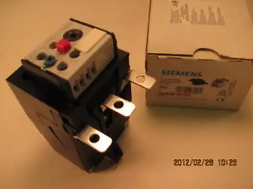 SIEMENS OVERLOAD RELAY 3UA58 00-2D rated at 20 - 32 AMPS