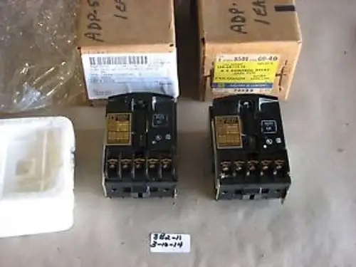LOT OF 2 SQUARE D AC CONTROL RELAY CLASS 8501 TYPE G0-40 SERIES D