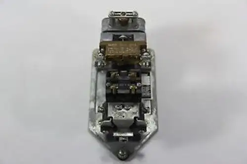 Square D Ro-10E Pneumatic Timing Relay 110Vac Type Class 9050 15A
