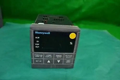 Honeywell Versa Pro Temperature Control UDC3300 DC33DB-C0-000-20-000000-00-0