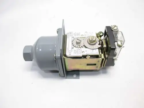 Allen Bradley 836-C2 Pressure Controls Copper Alloy Bellows No Enclosure