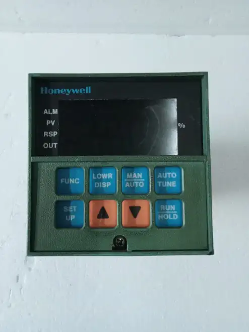 Honeywell Udc 3000 Universal Digital Controller Dc3002-0-000-2-00-0111