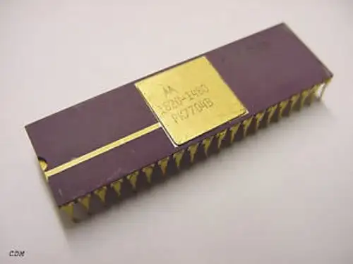 Vintage Motorola 1820-1480 40pin ceramic CPU chip