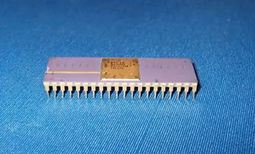 MK3880P-4 Z80 CPU MOSTEK 1978 Vintage IC GOLD Ceramic 40-Pin UOS