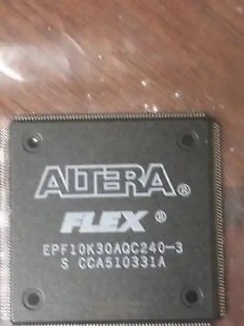 EPF10K30AQC240-3 ALTERA Encapsulation:QFP-240 FPGA FLEX 10KA 30K