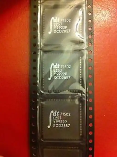 29 IDT71502L25J 4K X 16 STANDARD SRAM 12 ns PQCC52 ICs