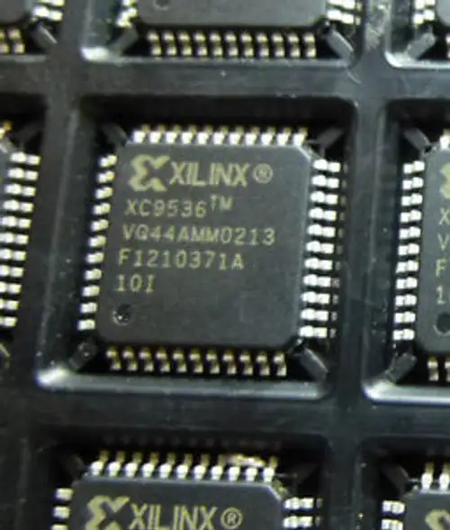 14PC XC9536-10VQ44I XILINX 100PIN TQFP INDUSTRIAL TEMP 36 MACROCELL CPLD