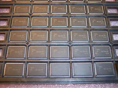 30 pcs MT58L128L18F-10A MICRON QFP-100 128KX18 SRAM..