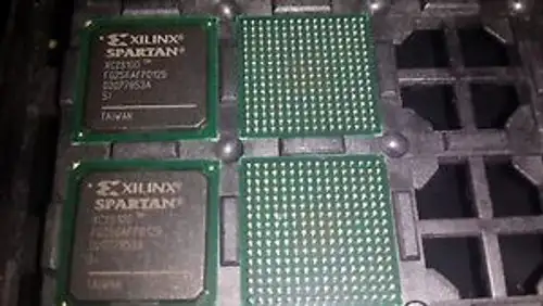 4X Xilinx Xc2S100-5Fg256I Fpga 600 Clbs 100000 Gates 263Mhz Obsolete