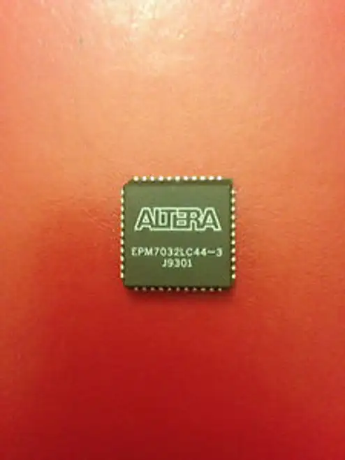 53 Altera Emp7032Lc44-10 J9419 Ics In Factory Packaging