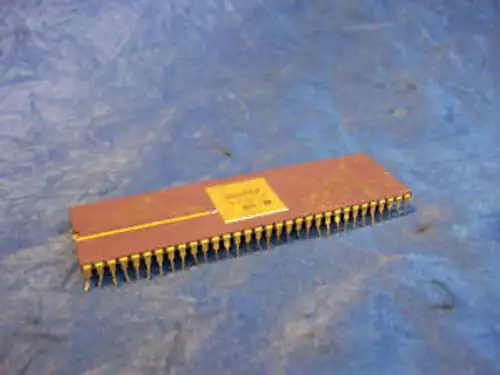 R68000C8 6800 Purple Rockwell Ic Circuit Gold 64 Pin