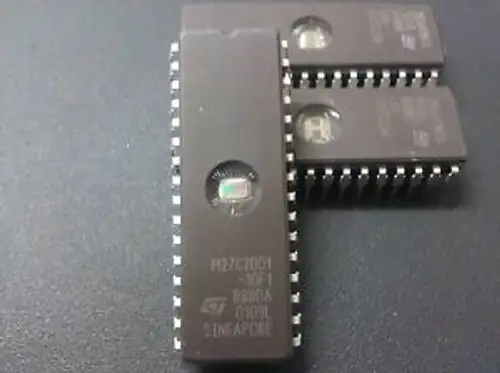 100Pcs M27C2001-10F1 M27C2001-10F1L Ic M27C2001 Dip-32 St Eprom Ic