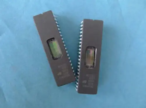 100Pcs Orinigal Eprom M27C322-100F1 Ic Dip42-Pin