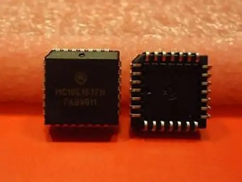 10 ~ MOTOROLA # MC10E167FNR2 IC MUX-REG 6-BIT 2:1 28-PLCC