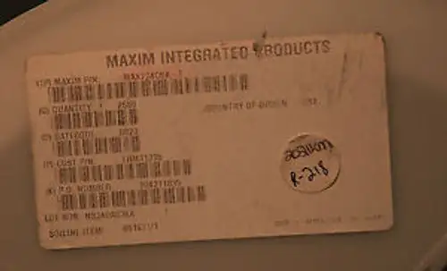 1 Unsealed Reel 2500 Pieces Max774Csa-T Dc/Dc Switching Controllers.