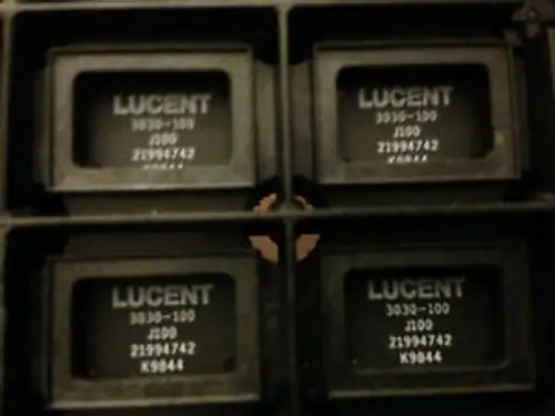 84 ~ LUCENT 3030-100J100T QPF ICs