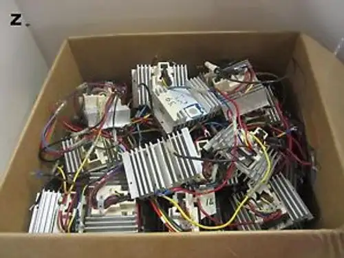 Grab of Aluminum Heat Sinks 816-0000-132 1B M 701-45 277 VAC